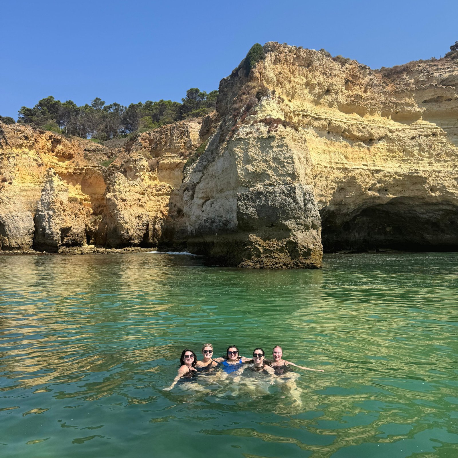 c4302b0c-63cb-4448-9839-b0bf3713b383