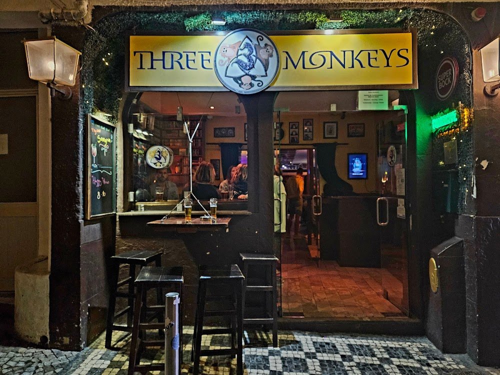 Three-Monkeys-Bar_41931d794205108a7e96a8b444d533ac